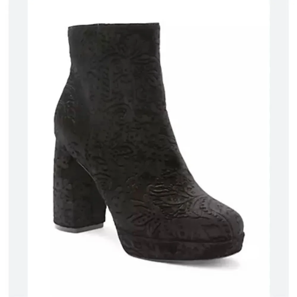 Kensie Black Velvet Floral Emeline Block heel boot bootie size 8.5 Platform Goth